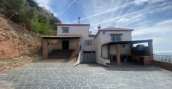 Hermosa Casa Rural con cochera y terrazas en Comares