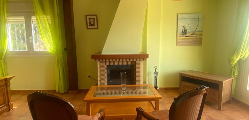 Hermosa Casa Rural con cochera y terrazas en Comares