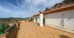 Hermosa Casa Rural con cochera y terrazas en Comares