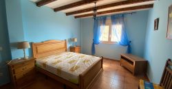 Hermosa Casa Rural con cochera y terrazas en Comares