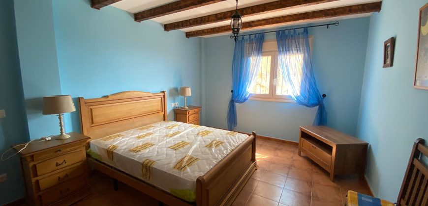 Hermosa Casa Rural con cochera y terrazas en Comares