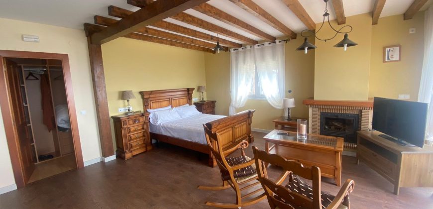 Hermosa Casa Rural con cochera y terrazas en Comares