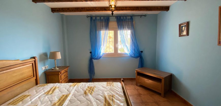Hermosa Casa Rural con cochera y terrazas en Comares