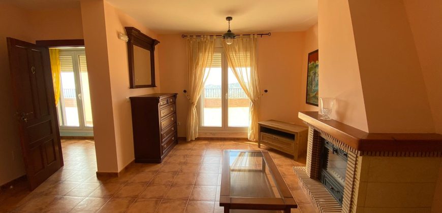 Hermosa Casa Rural con cochera y terrazas en Comares